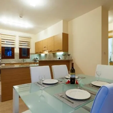 Cyprus Villa Minutes From The Beach, Paphos Villa 1154 *