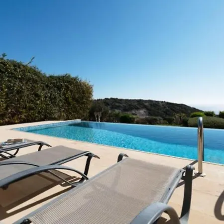 Cyprus Villa Minutes From The Beach, Paphos Villa 1154 Βίλα *